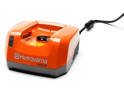 Зарядное устройство Husqvarna QC330. Быстрая зарядка, для всей техники и всех типов аккумуляторов Hu 9670914-01